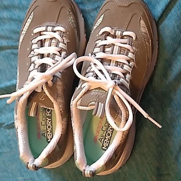 Women's Skechers air cooled memory foam - Picture 2 of 8